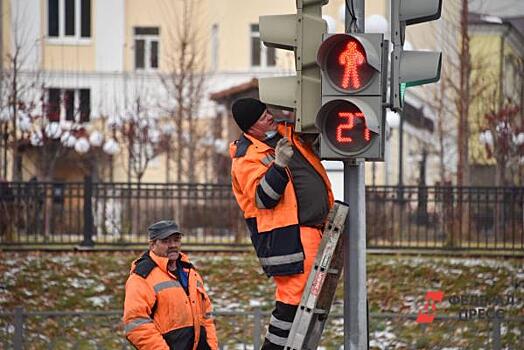 В Челябинске отключили «умные светофоры», но на северо-западе снова огромная пробка