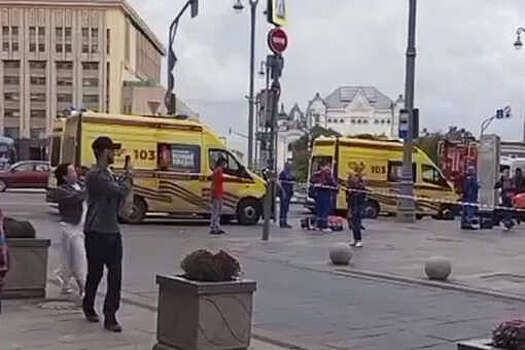 Депздрав: три человека пострадали в Центральном детском магазине в Москве