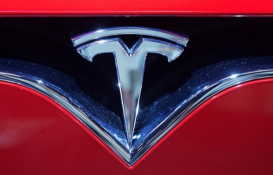 Tesla Motors начнет взимать плату за зарядку электромобилей