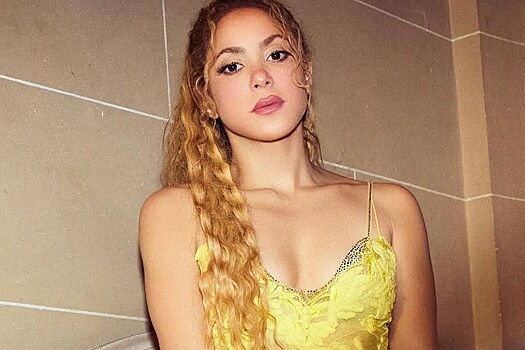 В Сети появились пляжные фото Шакиры в оригинальном купальнике