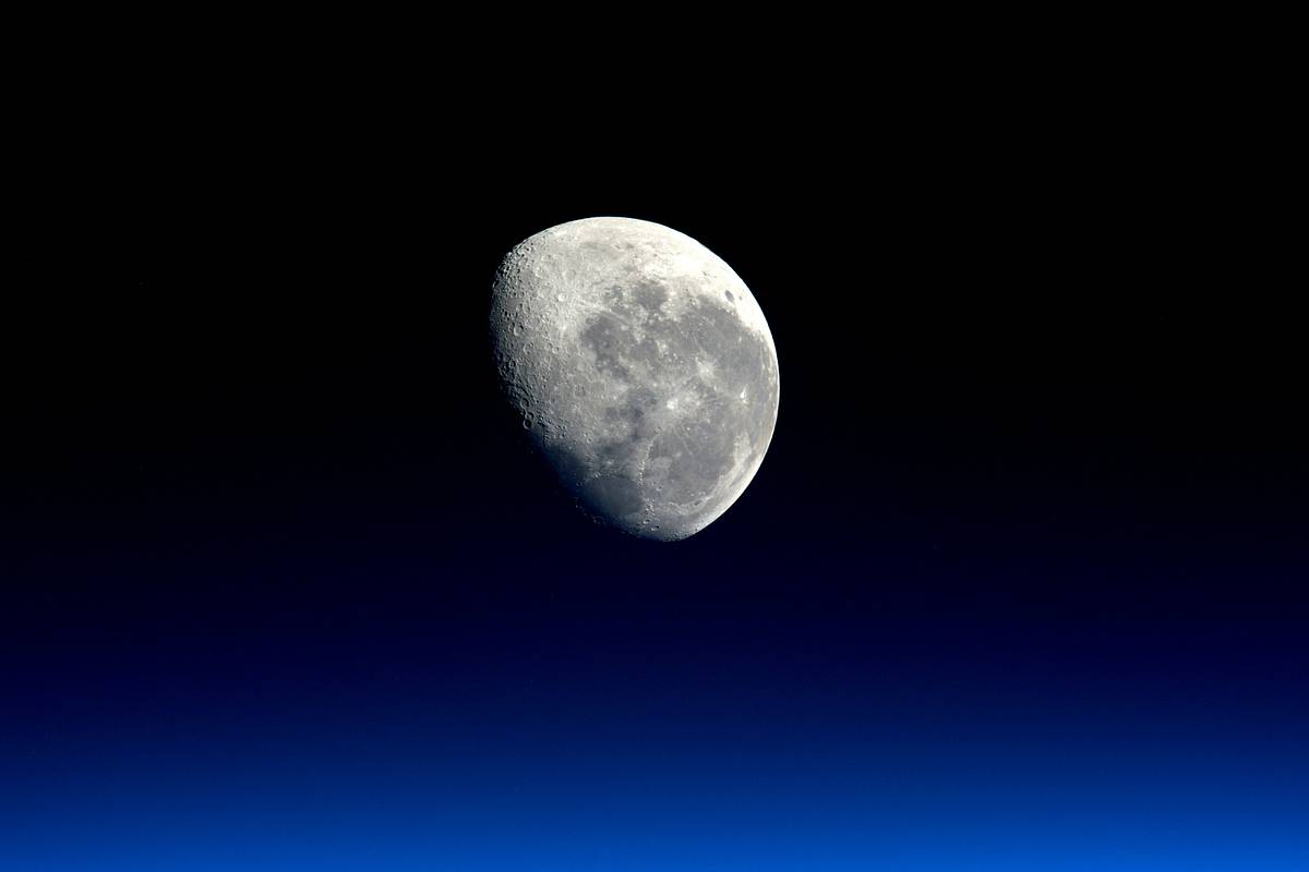 На Луне обнаружили туннель для астронавтов