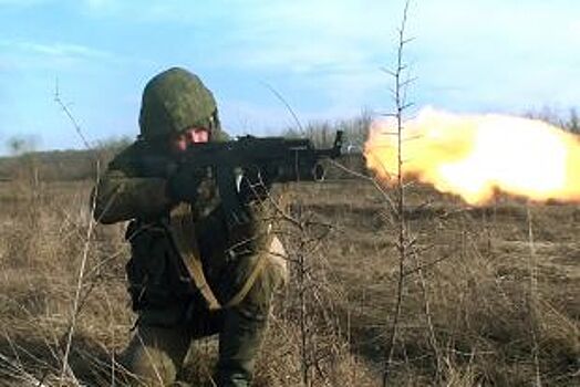Тактику встречного боя отработали мотострелки в Ростовской области