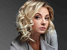 Звезда сериала «Счастливы вместе» отметила «розовую свадьбу»