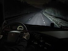 Какие приемы помогут водителю хорошо видеть ночную дорогу