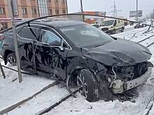 В Улан-Удэ легковушка протаранила остановку