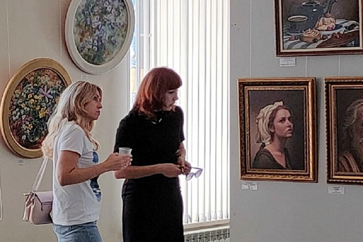 В Барнауле открылась выставка самодеятельных живописцев