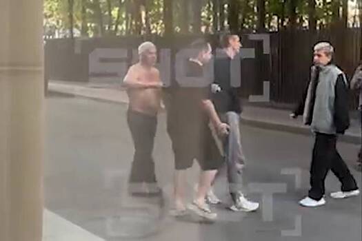 Комик Орлов заступился за сотрудниц бутика