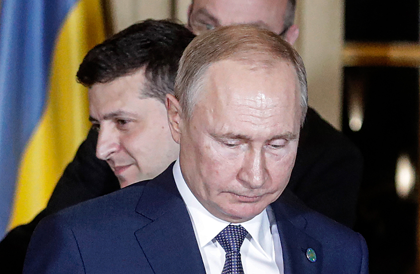Президент Украины Владимир Зеленский и президент России Владимир Путин во время встречи в рамках саммита "нормандского формата" в Елисейском дворце, 2019 год