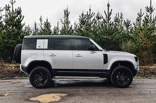 Land Rover подтвердил дебют удлиненного восьмиместного Defender