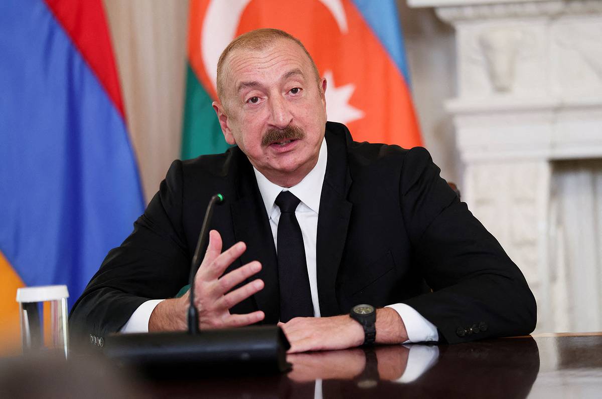 Алиев заявил об ударах ВС России по принадлежащей компании из Азербайджана нефтебазе