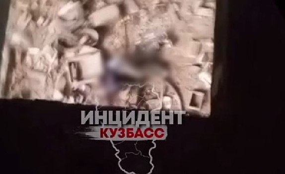 Соцсети: кемеровский школьник сломал ногу при падении с высоты на "заброшке"