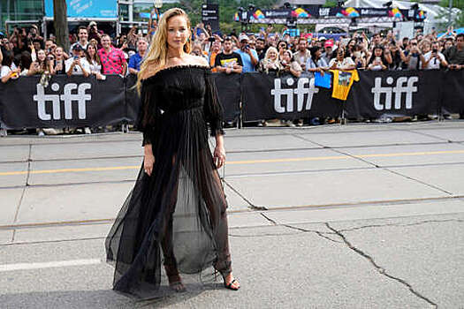 Дженнифер Лоуренс заявила, что покинула "Плохую кровь"