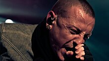Фанаты Linkin Park связали смерть вокалиста с секретами Хиллари Клинтон