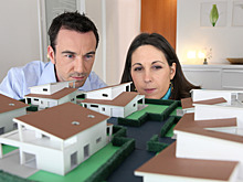 Российские семьи смогут покупать жильё большей площади по льготе. Для кого она будет работать