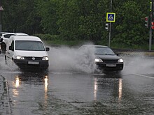 Движение по внешней стороне МКАД в районе Капотни перекрыто из-за подтопления