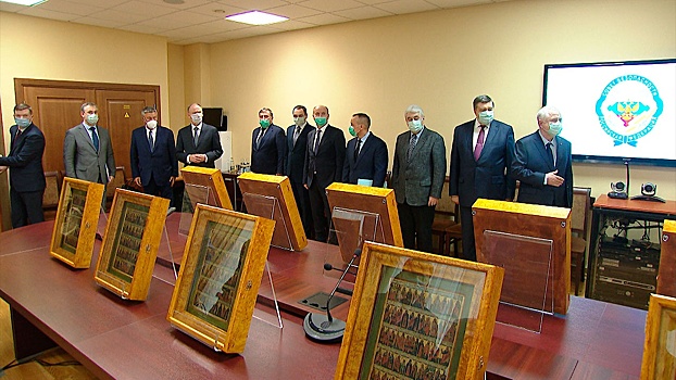 Похищенные фашистами иконы вернули в Псково-Печерский монастырь