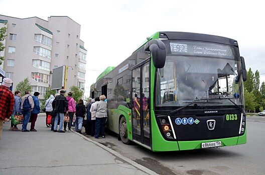 В Оренбурге начали ходить дачные автобусы