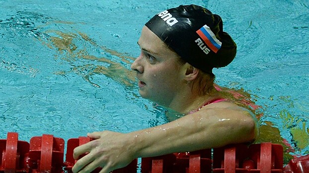 Россиянка Симонова завоевала золото в плавании на 200 м брассом на этапе КМ в Китае