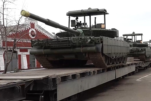 Шойгу проверил в Омске темпы производства танков и тяжелых огнеметных систем