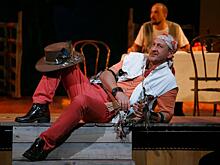 «Продавец дождя» в Оренбургском театре драмы: дождь обязательно начнется