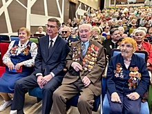 Со слезами и улыбками: ко Дню Победы в Курчатовском районе прошел праздничный концерт для ветеранов