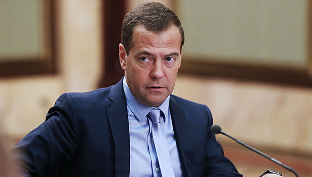 Медведев поручил проанализировать техвопросы катастрофы в Ростове-на-Дону