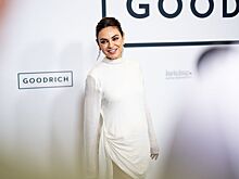 Редкий выход: Мила Кунис представила новую картину со своим участием