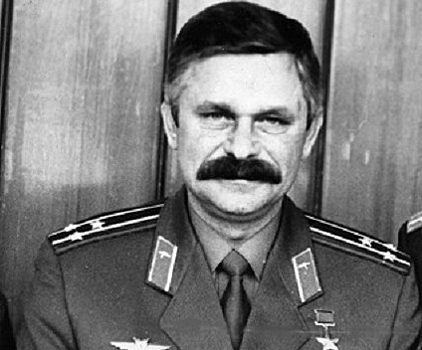 Как боевой офицер Александр Руцкой стал вице-президентом России
