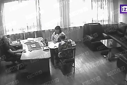Появилось видео разговора подозреваемого в растрате детских денег экс-депутата