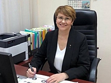 Илютикова, которую «оберегал» календарик ФСБ, стала полноправным директором депфинансов Омска