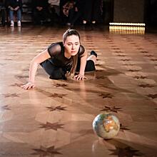 Танцы под куполом: Фестиваль искусств «Ротонда» показал работы молодых хореографов