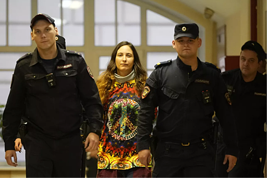Суд приговорил художницу Скочиленко к 7 годам по делу о «фейках»