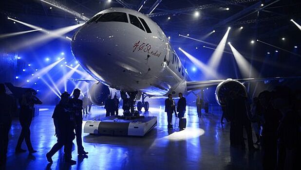 Мантуров испытал новый российский лайнер МС-21