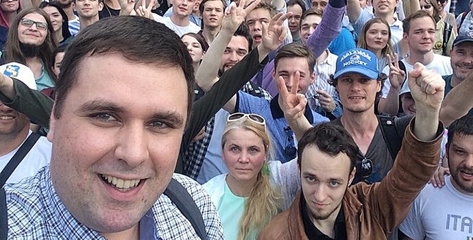 Муниципального депутата Константина Янкаускаса задержали на выходе из спецприемника. Видео