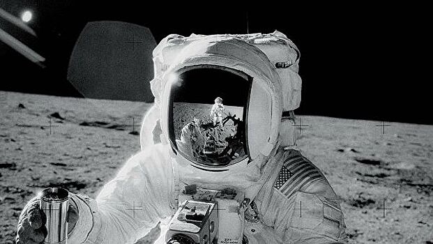 В США выставлены на аукцион вещи лунных астронавтов