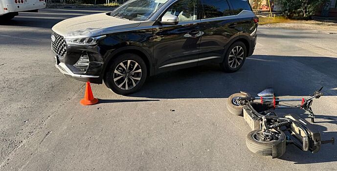 73-летний водитель электромопеда пострадал при ДТП в Батайске