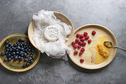 Эксперты назвали продукты, которые можно есть без оглядки на время на часах