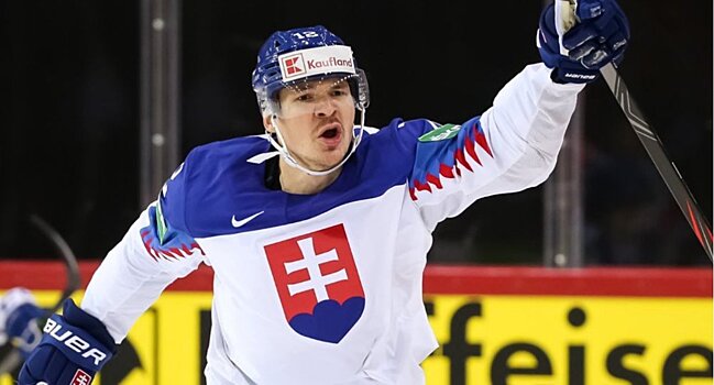 Российские хоккеисты впервые проиграли на ЧМ на встрече со словаками: 1:3