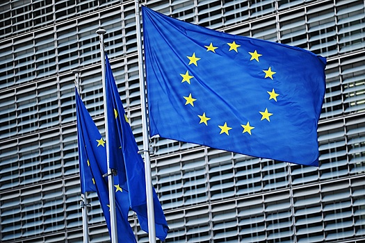 Еврокомиссия отказалась конфисковывать российские активы для кредита Киеву