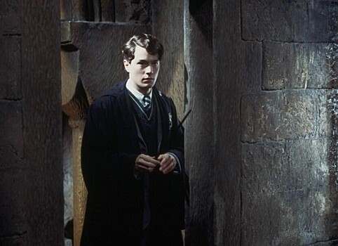 Было — стало: как выглядит и чем живет Кристиан Коулсон, сыгравший Тома Реддла в «поттериане»