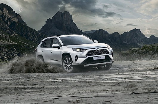 Toyota RAV4: объявлены цены на новое поколение