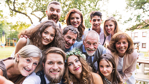 Кто такая кума и чем деверь отличается от шурина? Полный гид по родственным связям