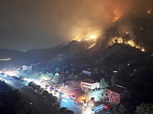 Из-за лесного пожара около турецкой Бурсы эвакуированы почти две тысячи человек