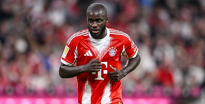 Директор «Баварии» Фройнд о контракте Упамекано: «Я уверен, что он останется в клубе надолго. Дайо невероятно счастлив, ему подходит стиль команды»