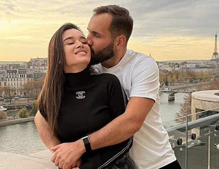 Ксения Бородина снялась за поцелуем с Сердюковым в Париже