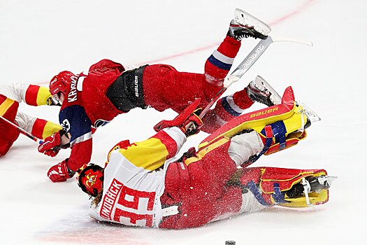 Вратарь «Йокерита» Андерс Линдбек допустил кошмарную ошибку в матче с «Локомотивом»