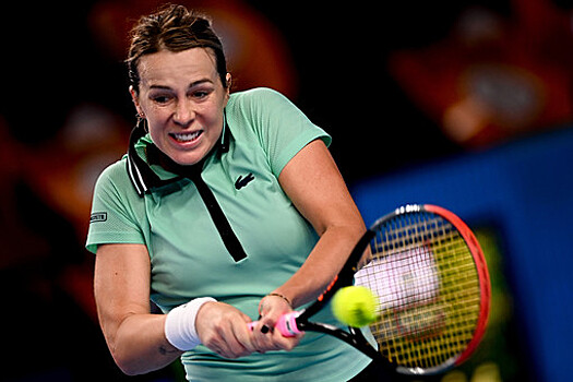 Соболенко победила Павлюченкову в трех сетах в четвертьфинале Australian Open