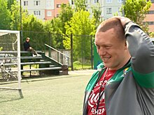 Тренер СШ «Локомотив» побрился наголо после победы команды