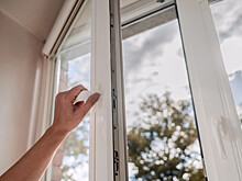 Мать выбросила своих детей из окна пятого этажа и избежала наказания