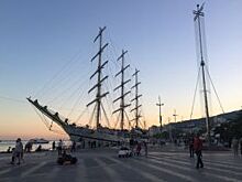 Омичи стали реже летать на летний отдых в Крым